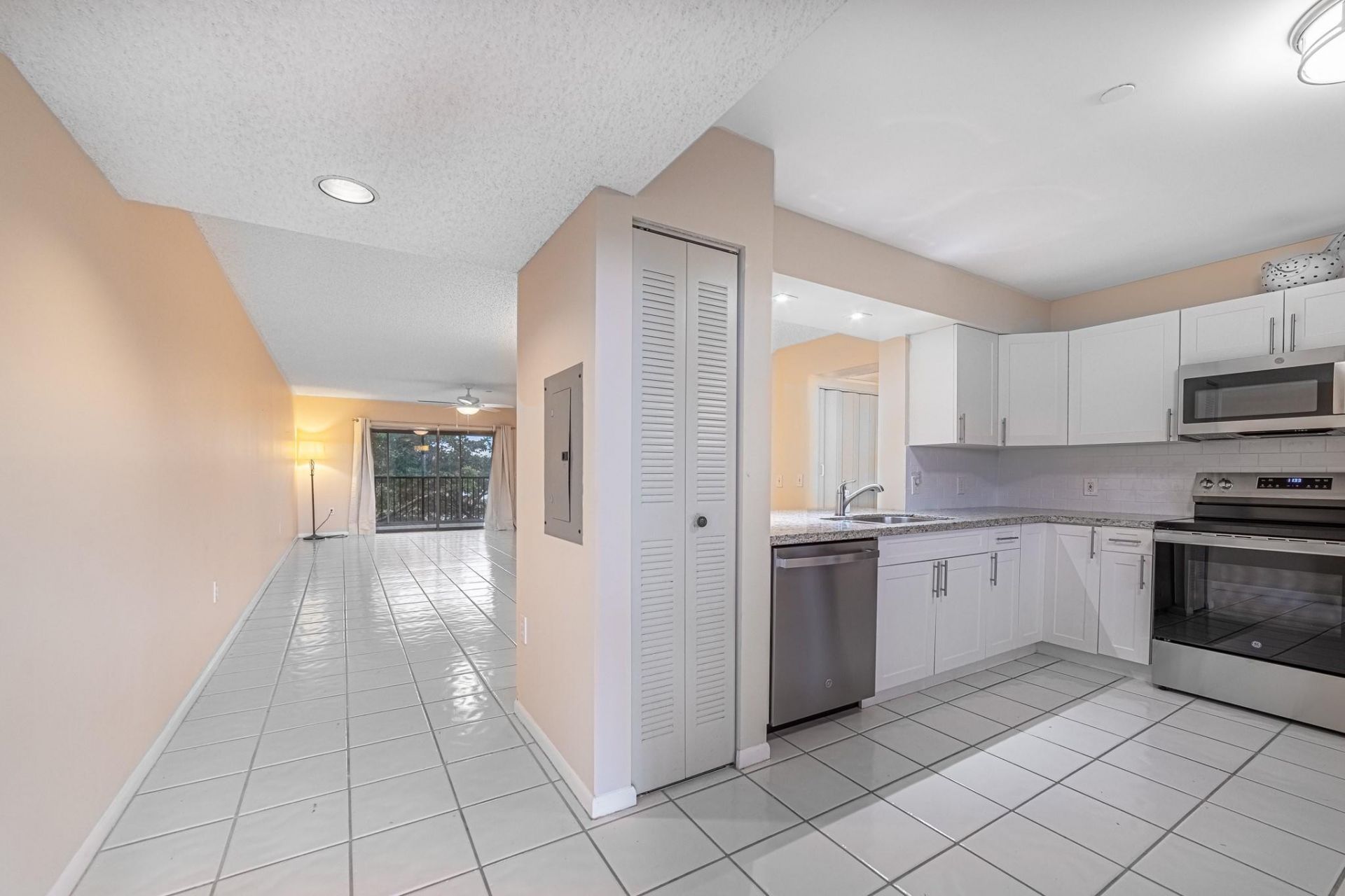 901 SW 141st Avenue, Unit 406M, Pembroke Pines, FL 33027 Photo