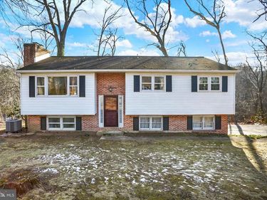 60 VISTA CIRCLE, ETTERS, PA 17319