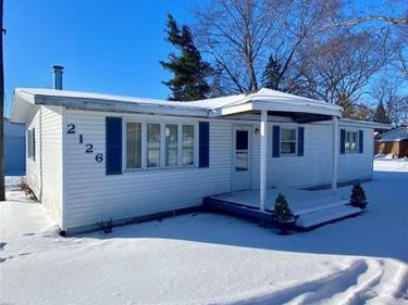 2126 Tomlinson Road, Caro, MI 48723