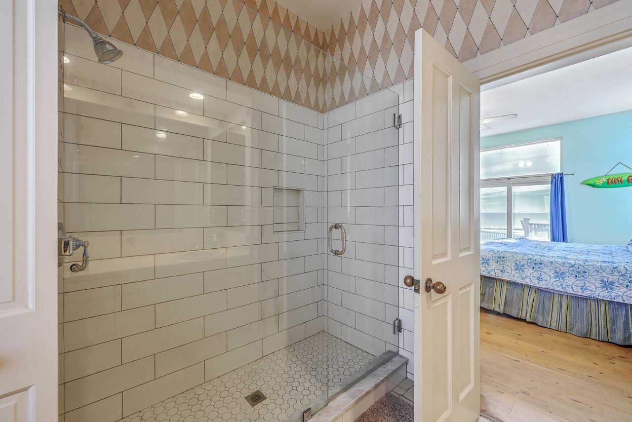 1621 E Ashley Avenue Photo 25