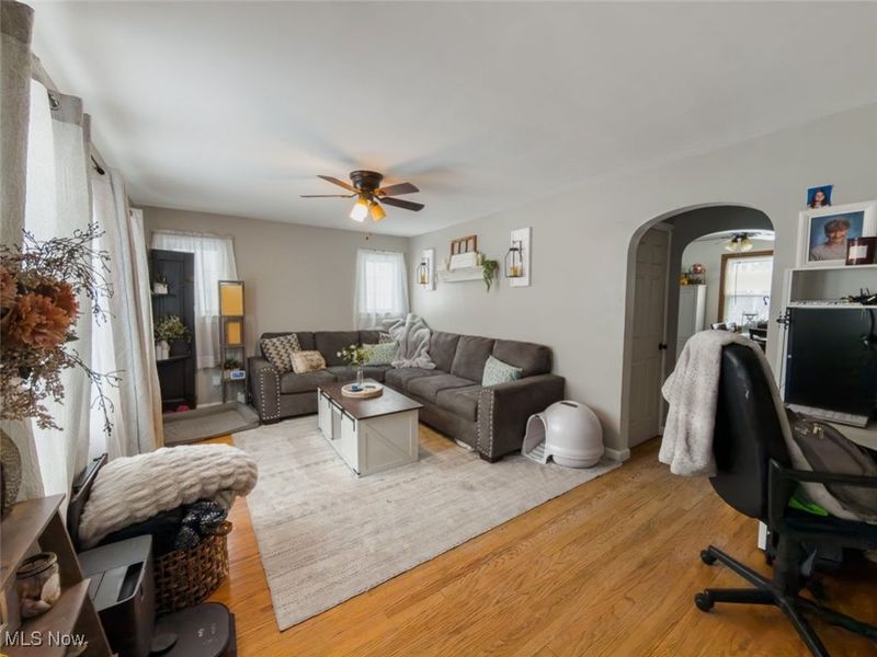 910 Milford Street NE, Canton, OH 44714 Photo 2