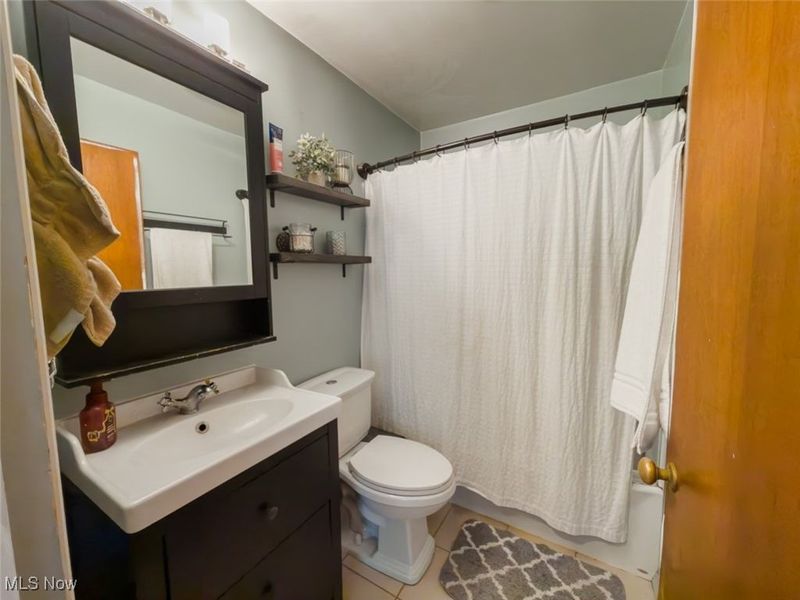 910 Milford Street NE, Canton, OH 44714 Photo 5