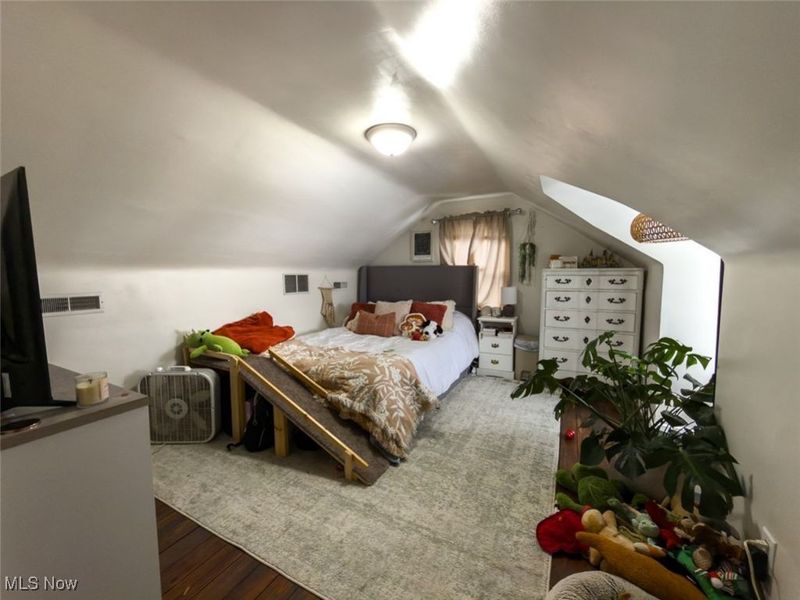 910 Milford Street NE, Canton, OH 44714 Photo 9