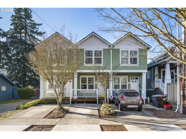 121 SE 8TH AVE, Hillsboro, OR 97123