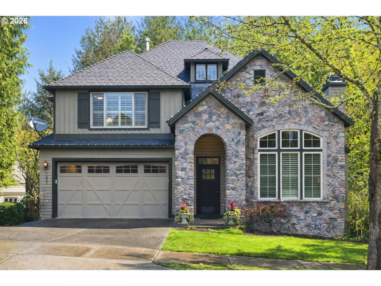 1645 SW Joshua St, Portland, OR 97219 Main Photo