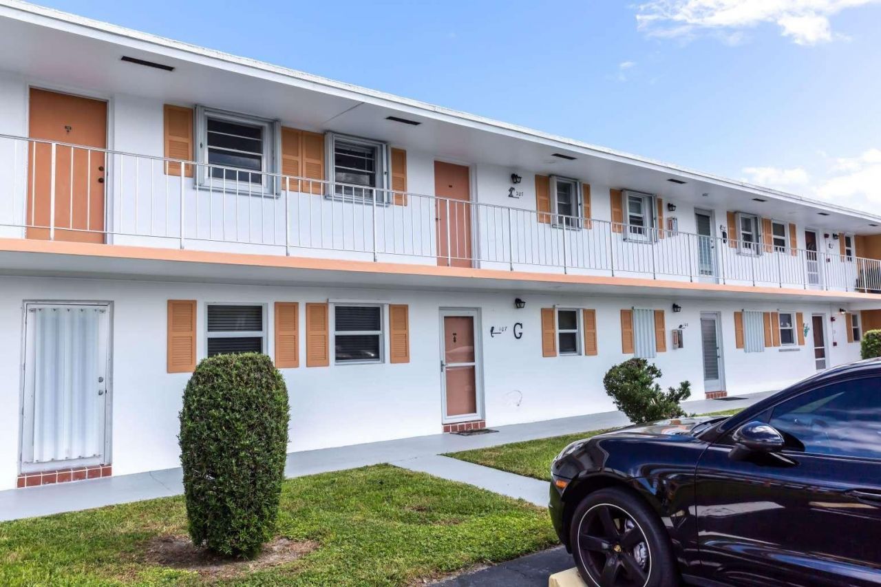 1116 Lake Ter, Unit 207 G, Boynton Beach, FL 33426 Photo