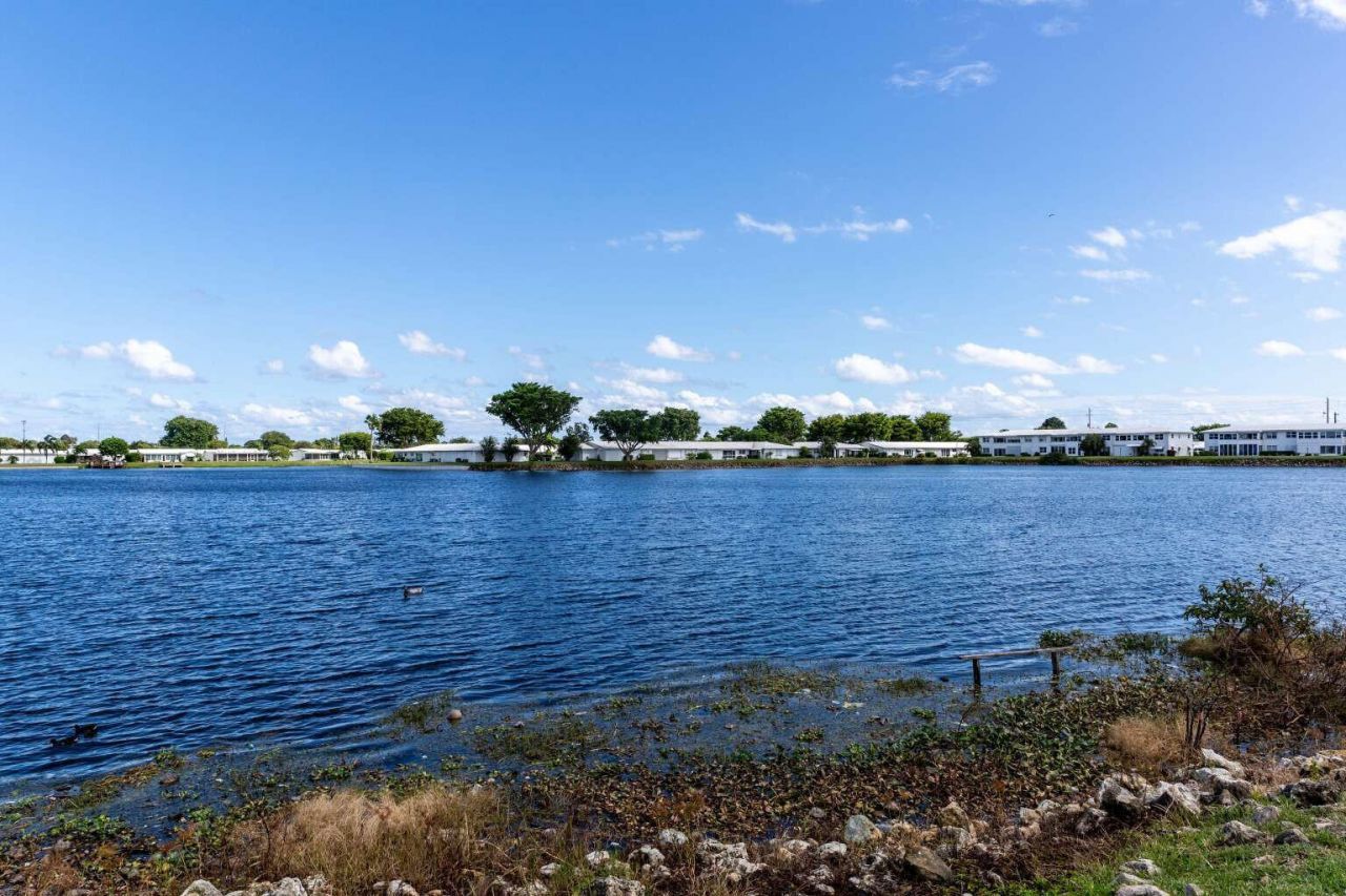 1116 Lake Terrace, Unit 207 G, Boynton Beach, FL 33426 Photo