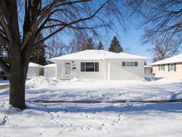 2007 6th Street S, Moorhead, MN 56560