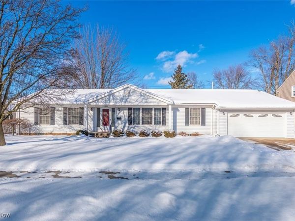 20950 Woodstock Avenue, Fairview Park, OH 44126