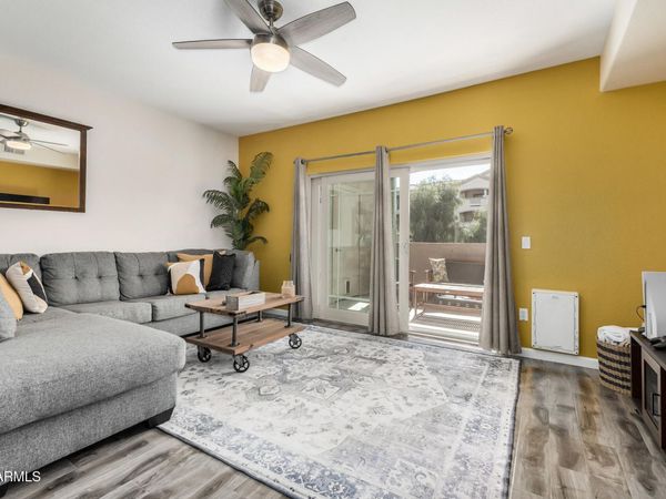 920 E DEVONSHIRE Avenue, Unit 2027, Phoenix, AZ 85014