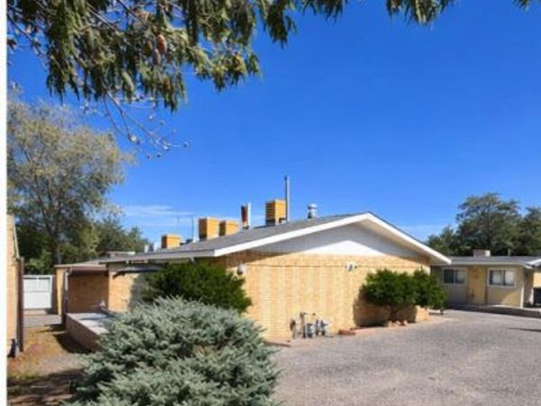4017 Thaxton Avenue SE, Albuquerque, NM 87108