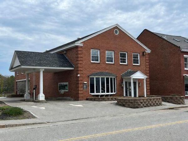 100 Main Street, Damariscotta, ME 04543