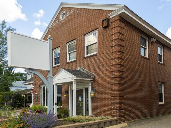 100 Main Street, Damariscotta, ME 04543