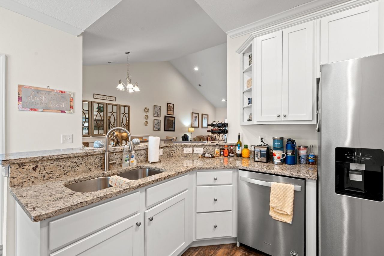 900 Jackline Place Photo 17