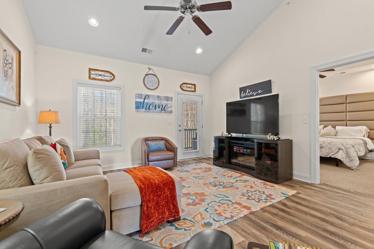 900 Jackline Place Photo 23