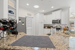 900 Jackline Place photo 4