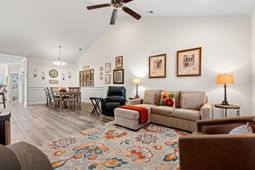 900 Jackline Place photo 4