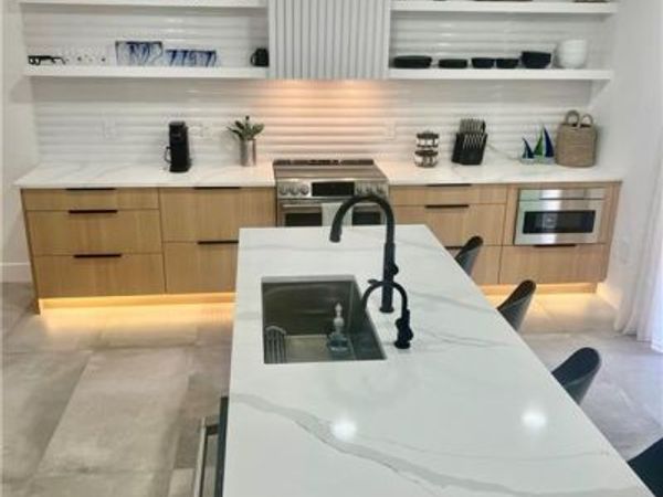 2600 S Kanner Hwy Road, Unit D6, Stuart, FL 34994