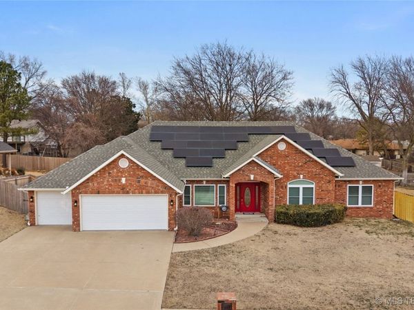 4932 Fairview Road, Bartlesville, OK 74006