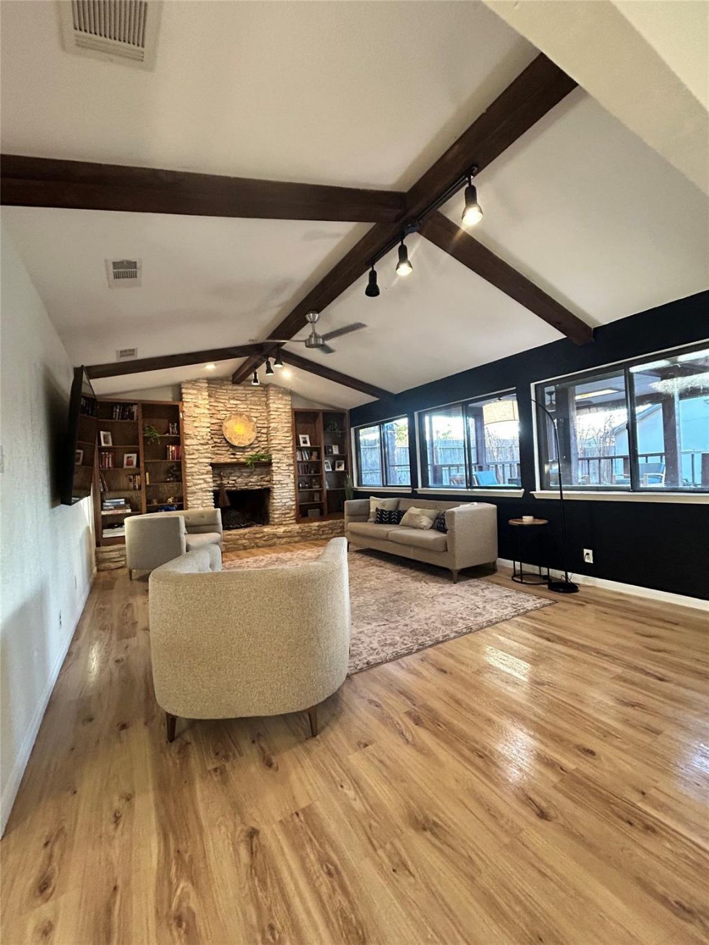 9507 Sherbrooke St, Austin, TX 78729 Main Photo