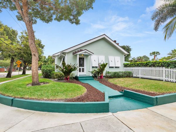 800 Kanuga Drive, West Palm Beach, FL 33401