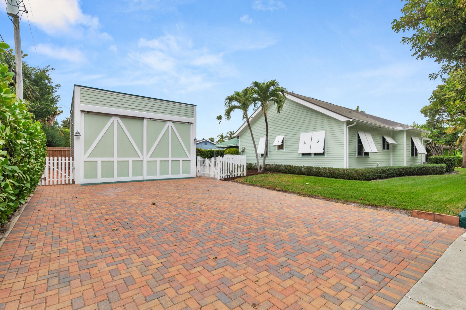 800 Kanuga Drive, West Palm Beach, FL 33401 Photo