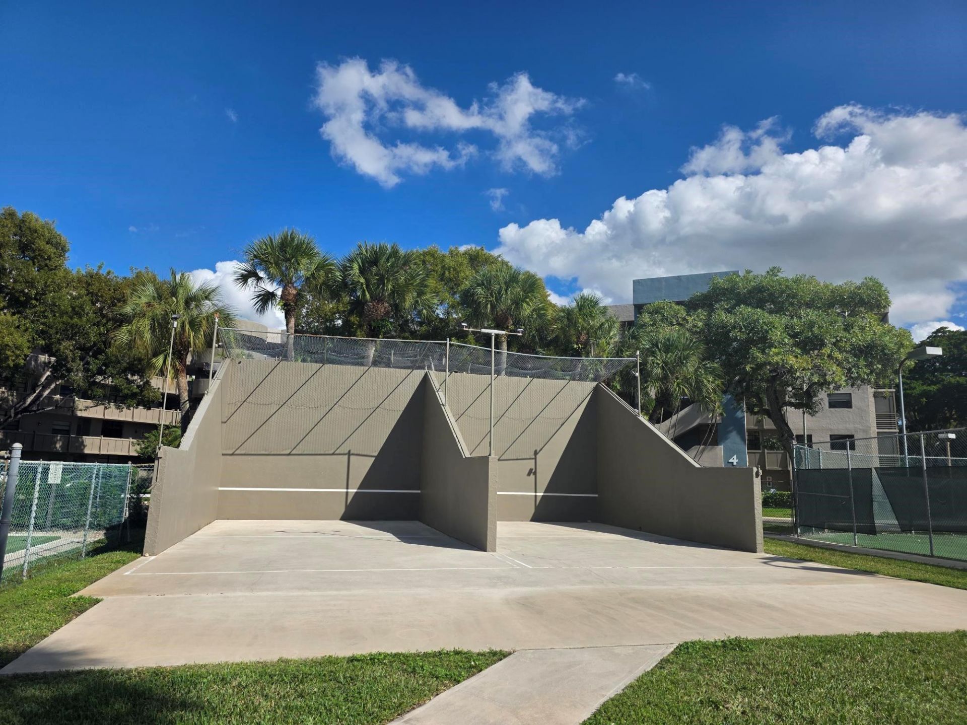 1001 Colony Point Circle, Unit 405, Pembroke Pines, FL 33026 Photo