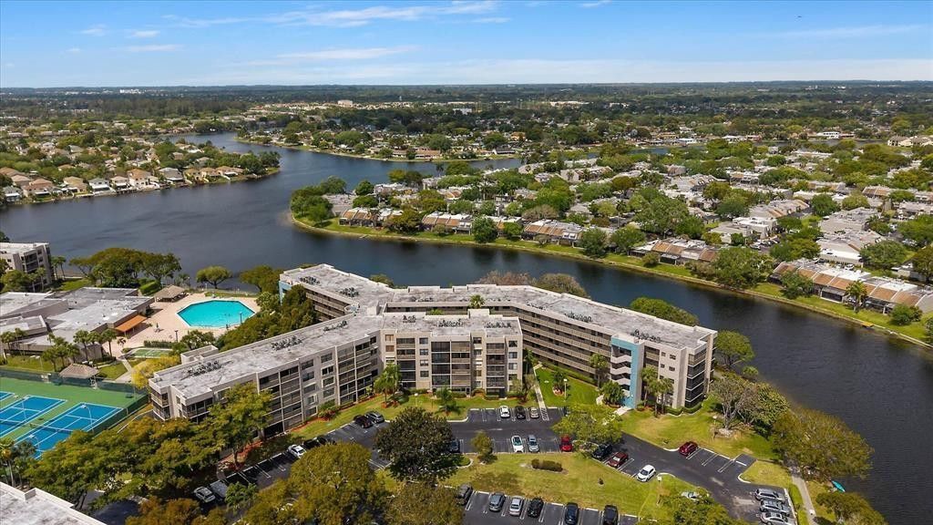 1001 Colony Point Circle, Unit 405, Pembroke Pines, FL 33026 Photo