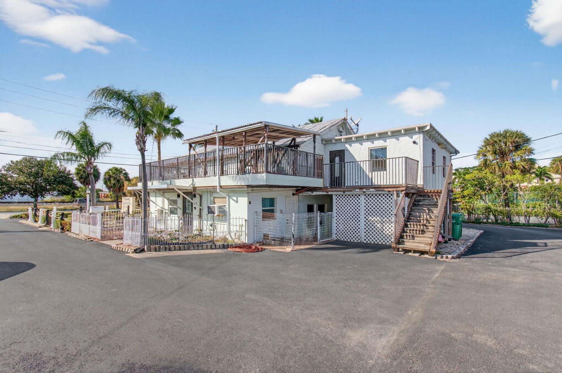 704 N Dixie Highway, Lantana, FL 33462 Photo