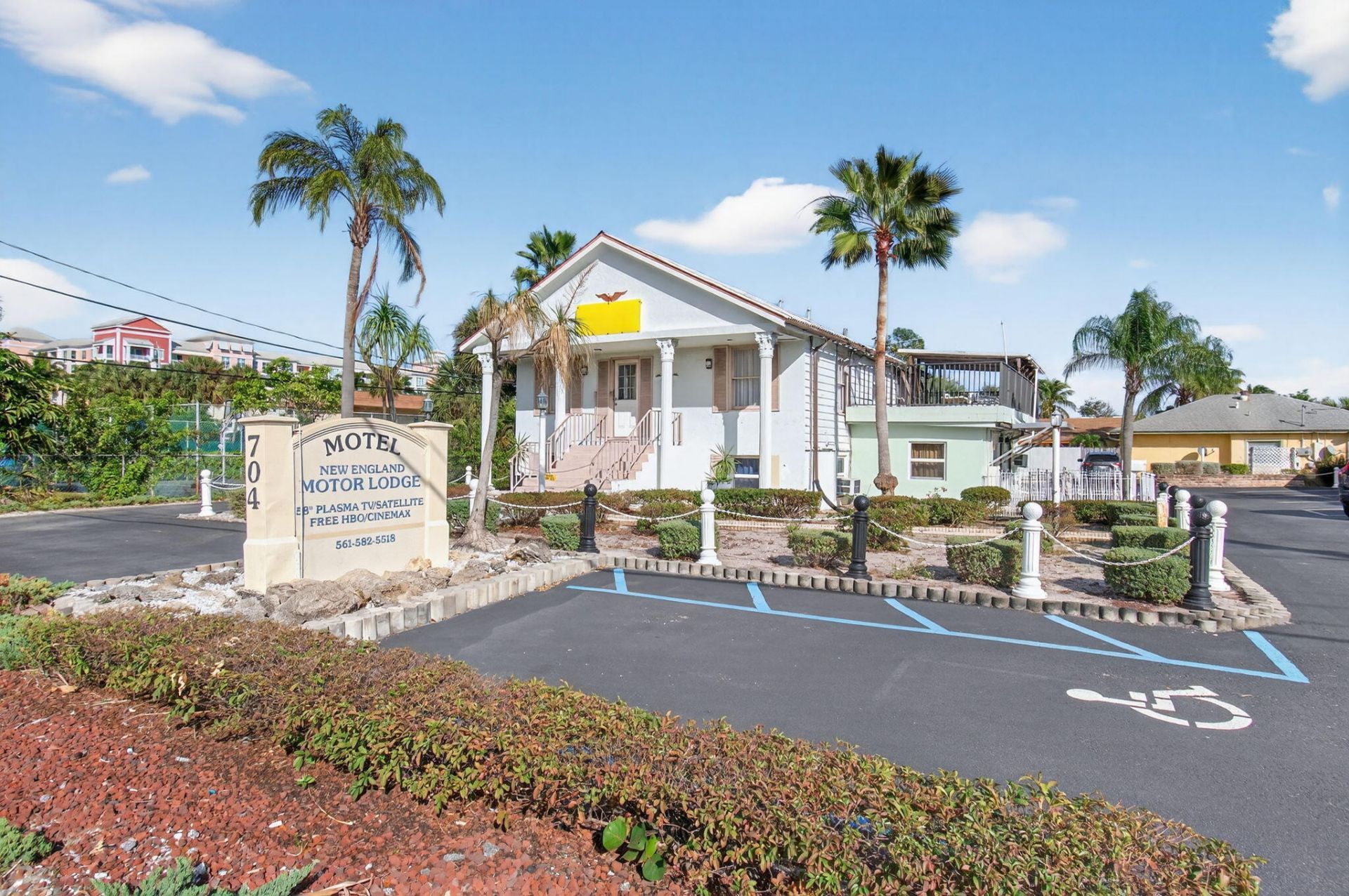 704 N Dixie Highway, Lantana, FL 33462 Photo