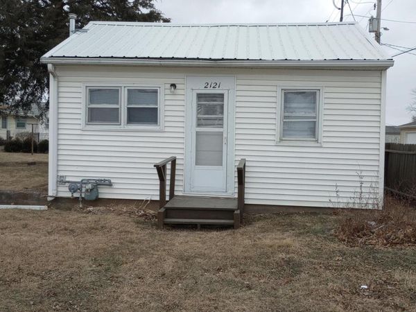 2121 2ND AVE, Muscatine, IA 52761