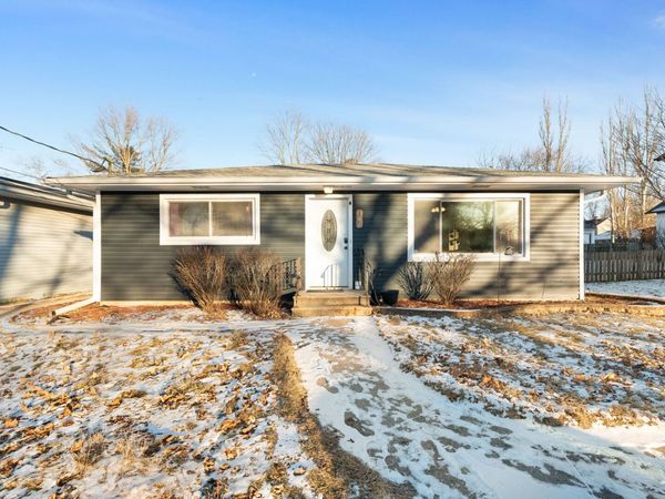 300 N Garfield Street, Hinckley, IL 60520