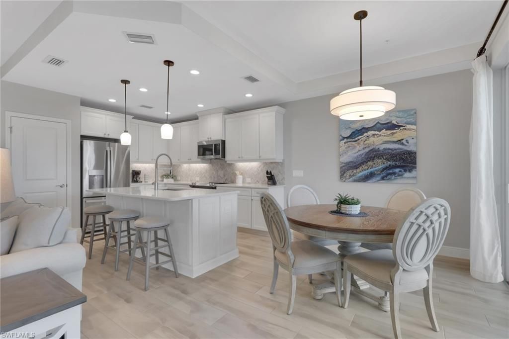 2647 Seychelles Cir, Unit 2202, Naples, FL 34112 Photo