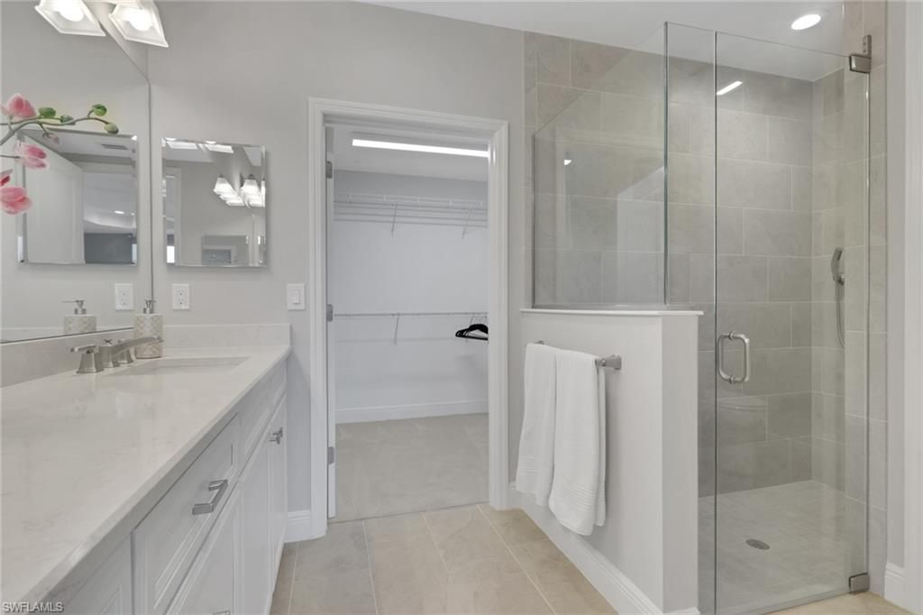 2647 Seychelles Cir, Unit 2202, Naples, FL 34112 Photo