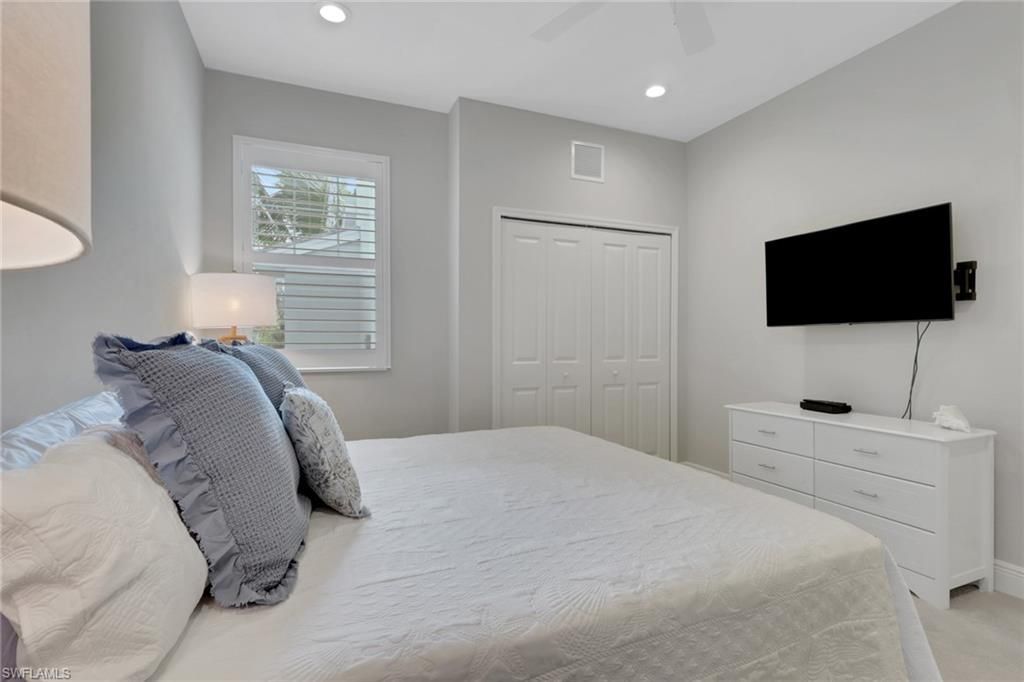 2647 Seychelles Cir, Unit 2202, Naples, FL 34112 Photo