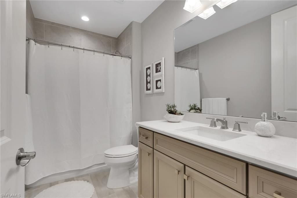 2647 Seychelles Cir, Unit 2202, Naples, FL 34112 Photo