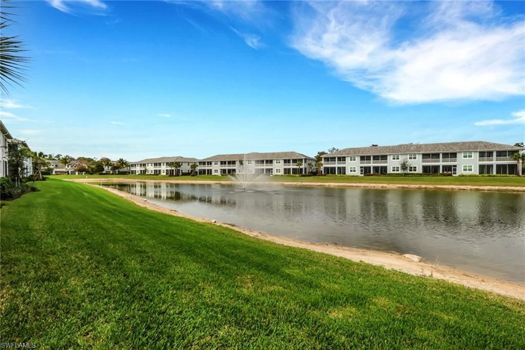 2647 Seychelles Cir, Unit 2202, Naples, FL 34112 Photo