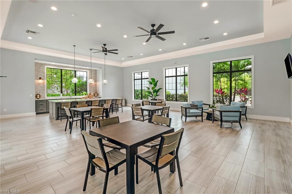 2647 Seychelles Cir, Unit 2202, Naples, FL 34112 Photo