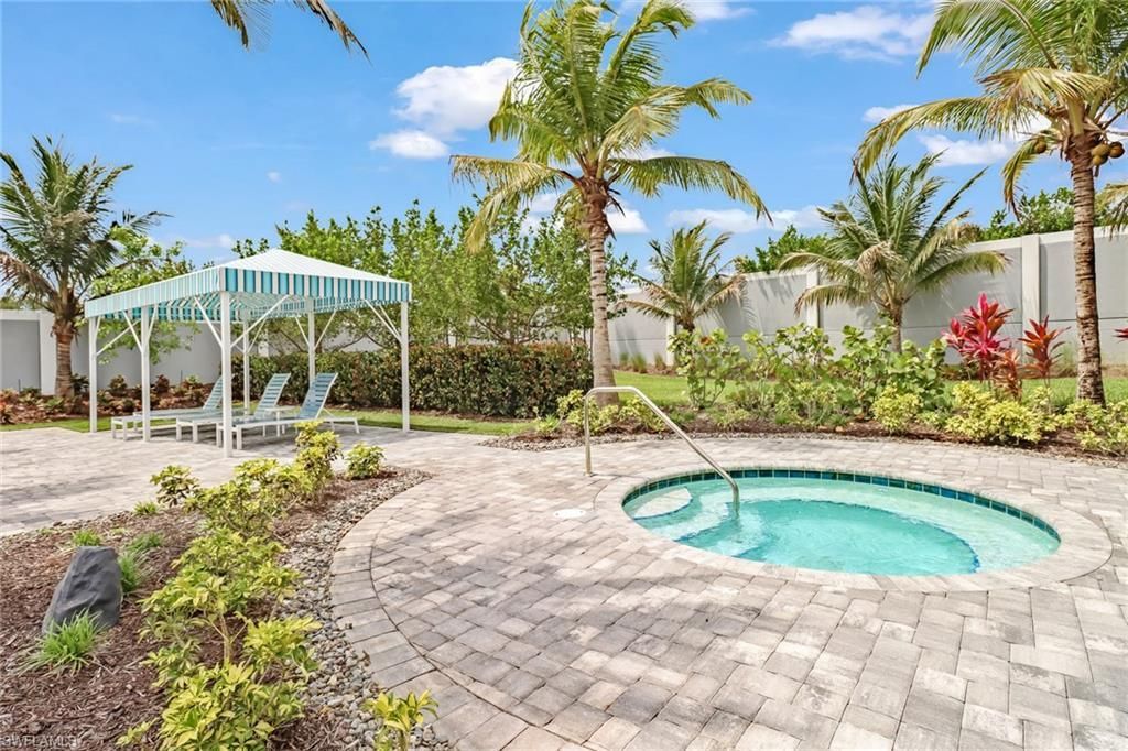 2647 Seychelles Cir, Unit 2202, Naples, FL 34112 Photo