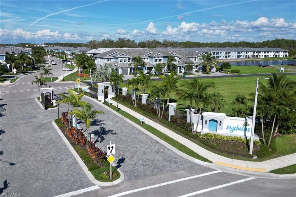2647 Seychelles Cir, Unit 2202, Naples, FL 34112 Photo