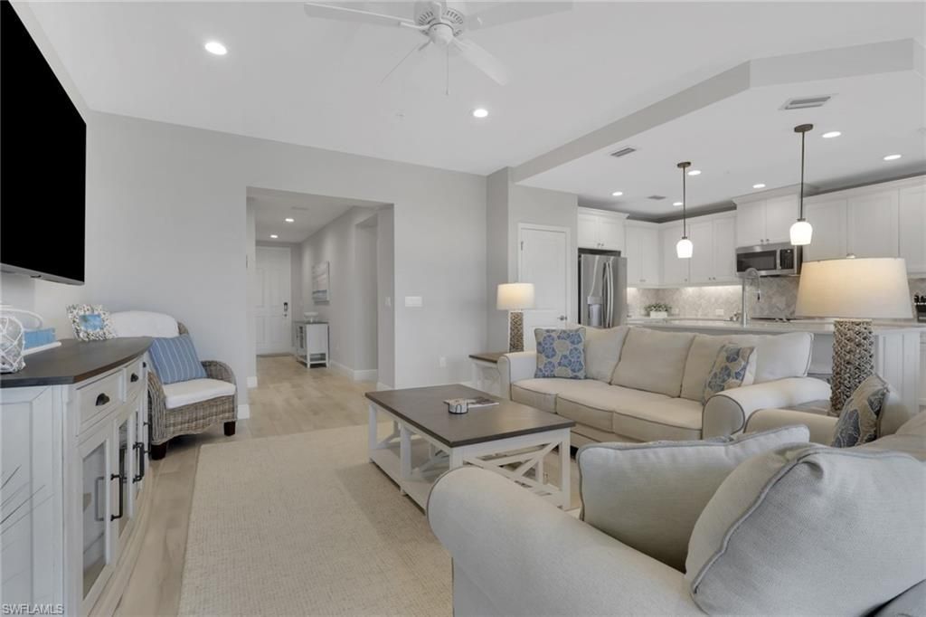 2647 Seychelles Cir, Unit 2202, Naples, FL 34112 Photo