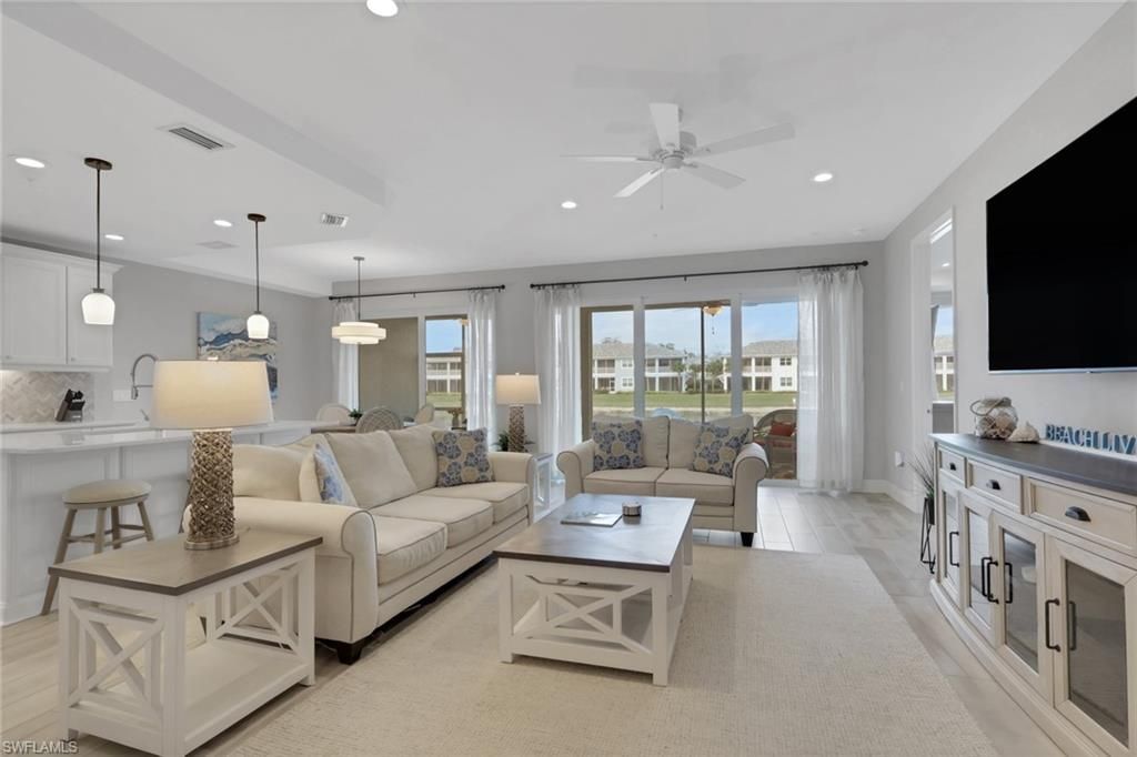 2647 Seychelles Cir, Unit 2202, Naples, FL 34112 Photo