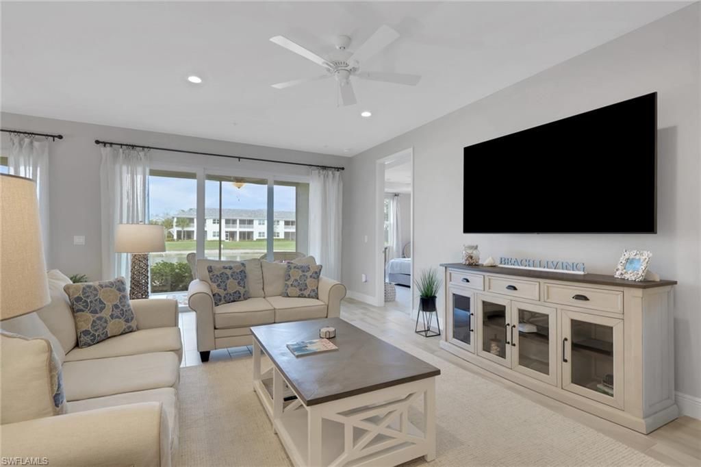 2647 Seychelles Cir, Unit 2202, Naples, FL 34112 Photo
