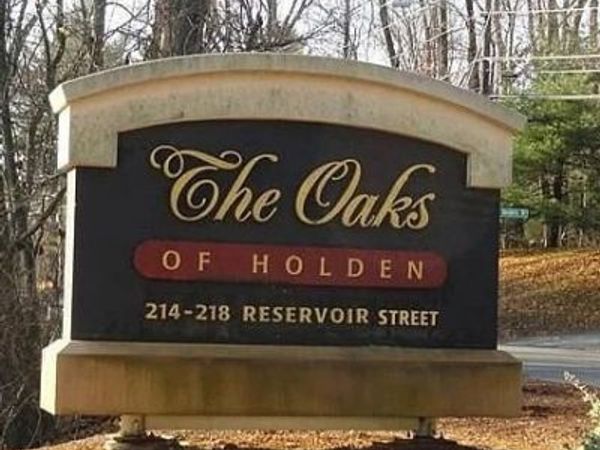 216 Reservoir St, Unit 208, Holden, MA 01520