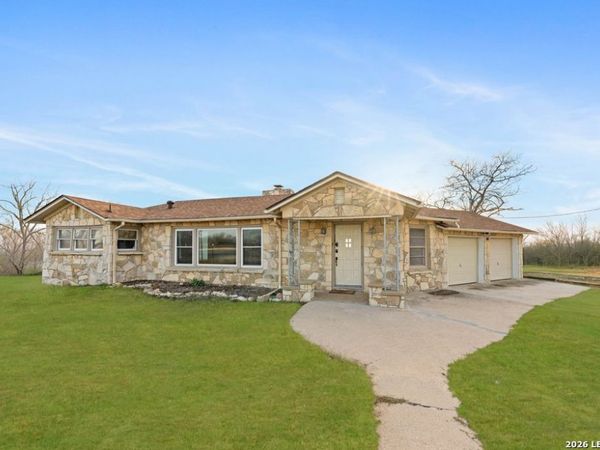 600 S Storts, Poth, TX 78147