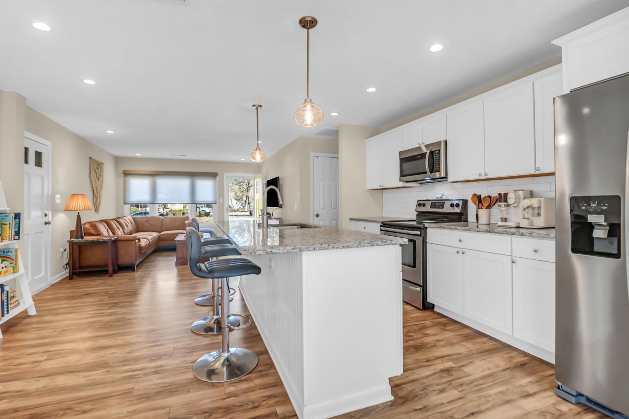 655 Wantoot Boulevard Photo 10