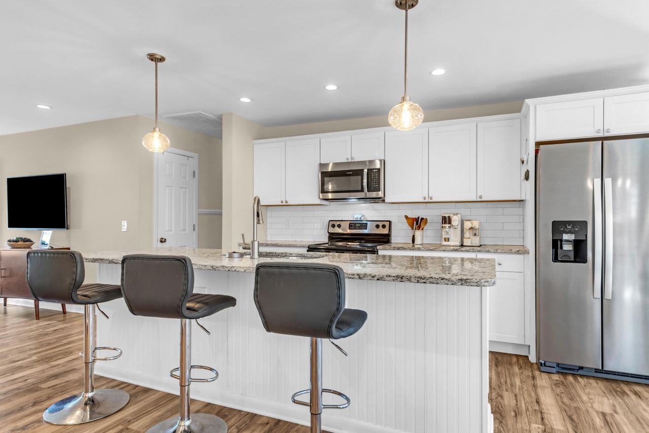 655 Wantoot Boulevard Photo 11