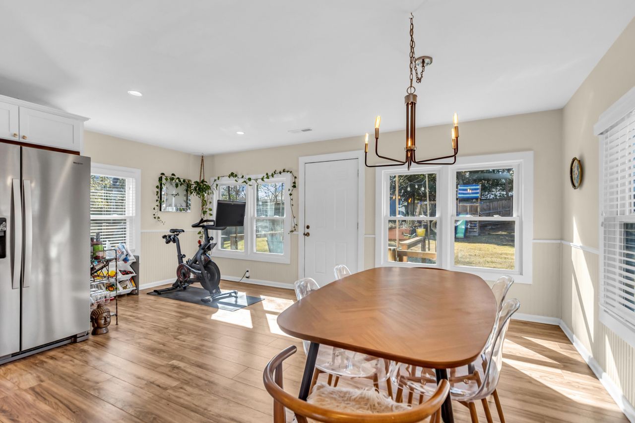 655 Wantoot Boulevard Photo 14