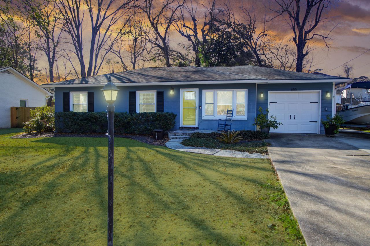 655 Wantoot Boulevard Photo 35