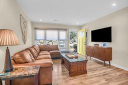 655 Wantoot Boulevard photo 4